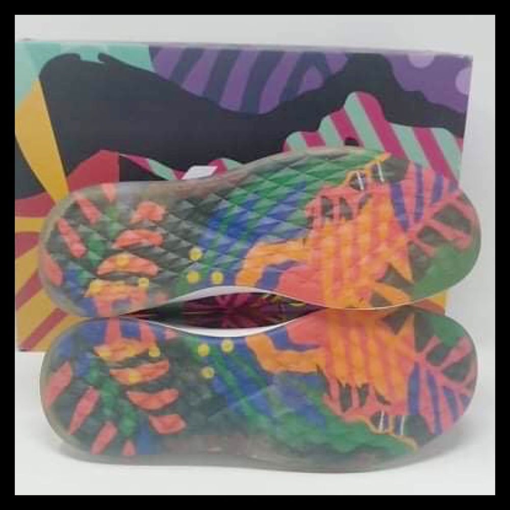 ALDO MX DINA SAADI Trainers design
Artist Series - Picture 10 of 10